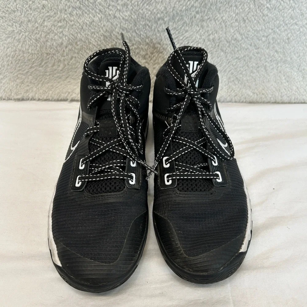 Nike Kyrie Flytrap 2 Black White Speckled Basketball Shoes AQ3412-001 4.5Y